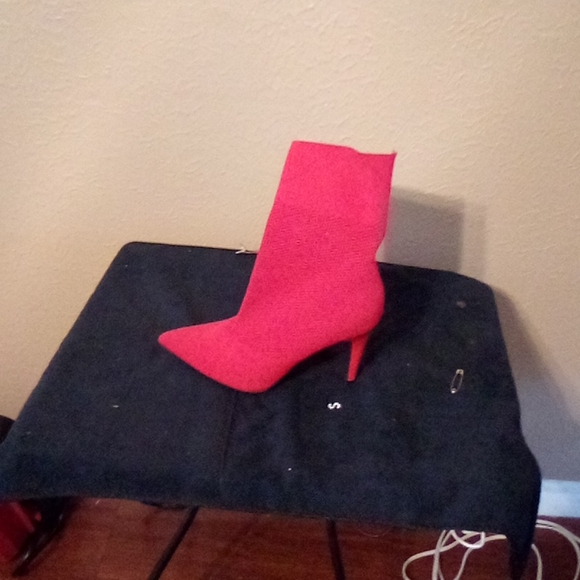 Shoes - Picture 1 of 2